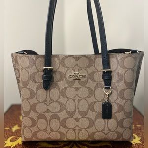🌹Coach Signature Mollie Bag
